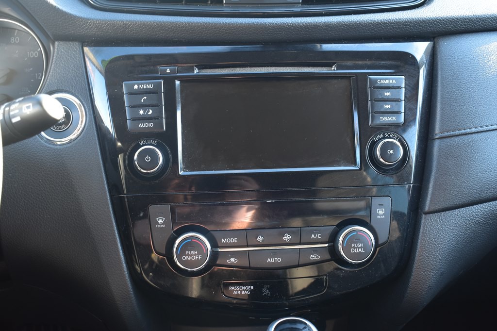 2019 Nissan Rogue Image 16
