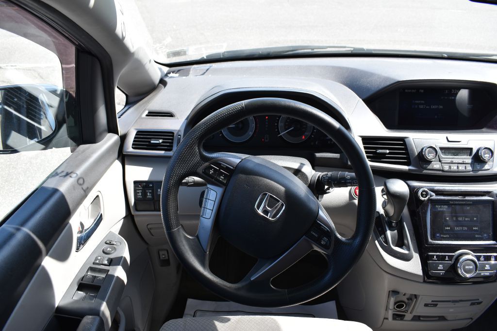 2017 Honda Odyssey Image 16