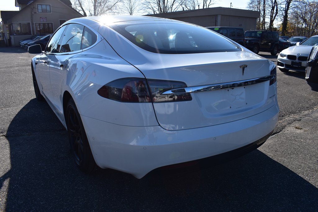2020 Tesla Model S Image 7