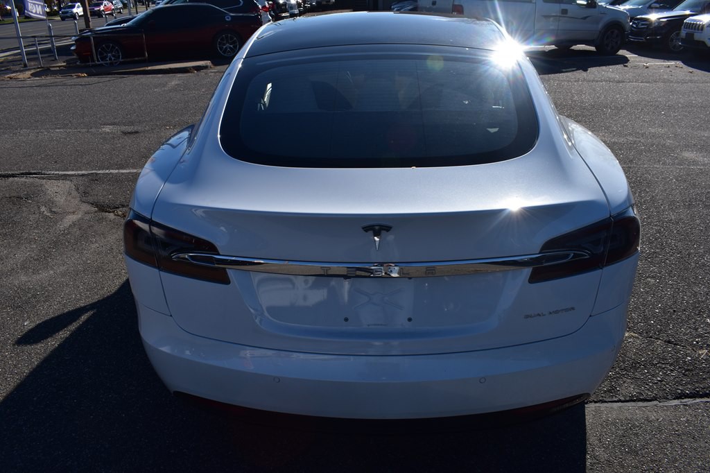 2020 Tesla Model S Image 8