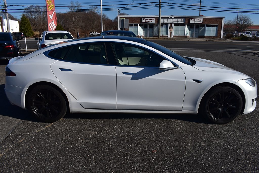 2020 Tesla Model S Image 10