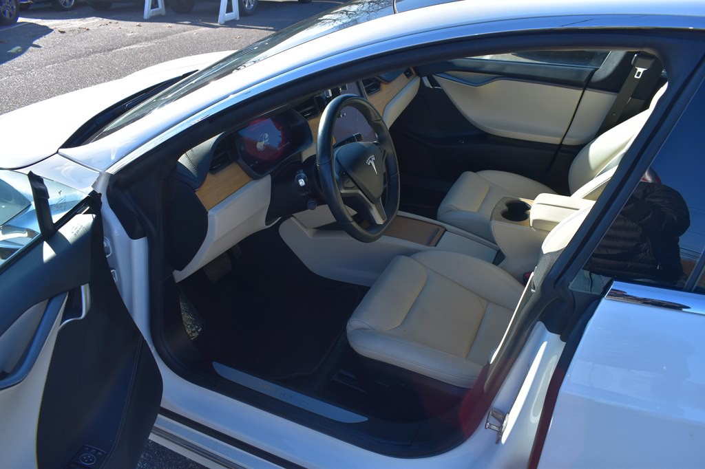 2020 Tesla Model S Image 11