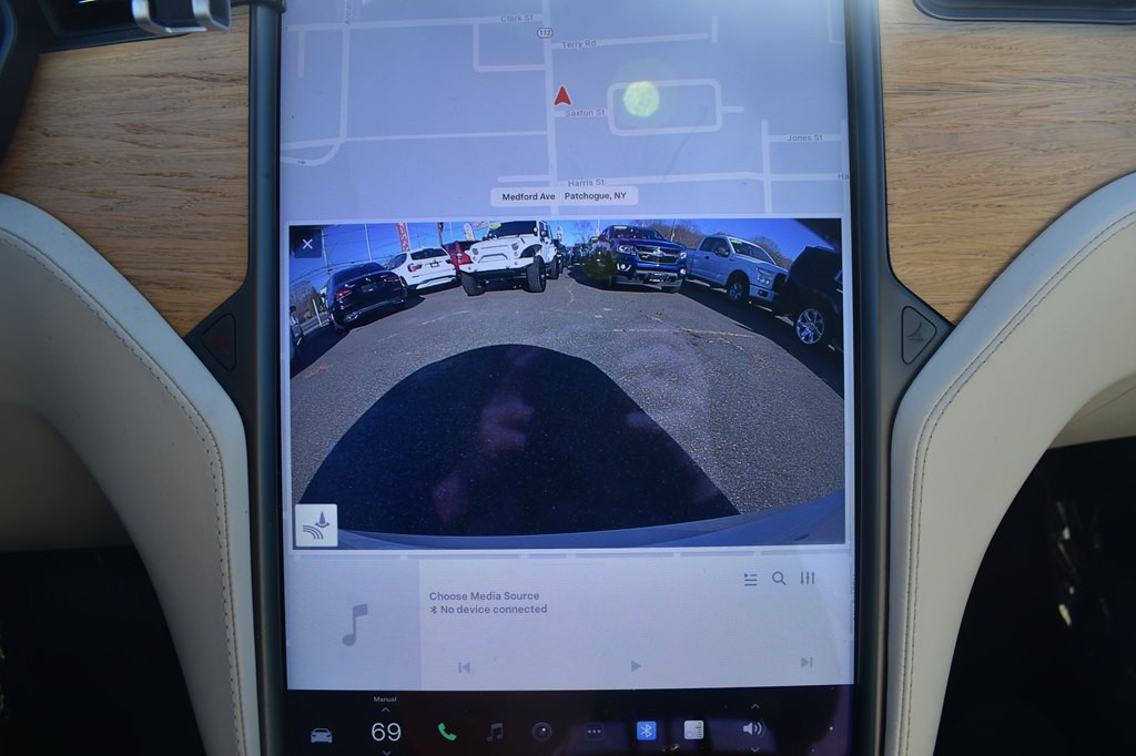 2020 Tesla Model S Image 19