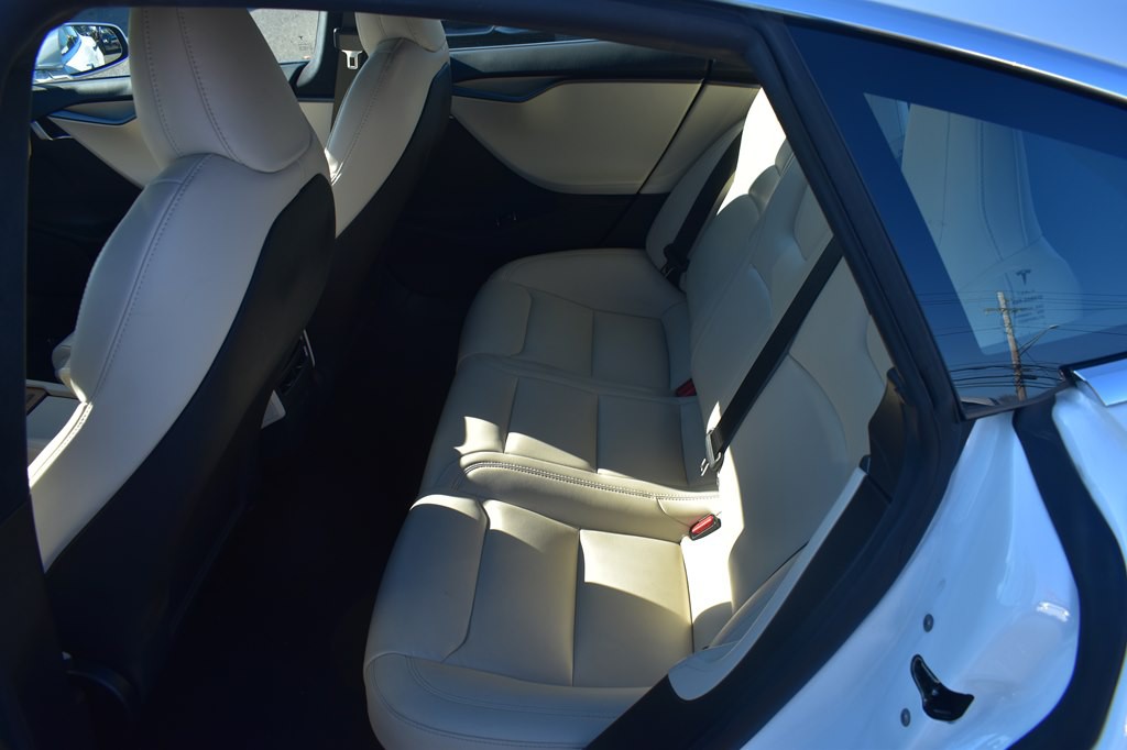 2020 Tesla Model S Image 22