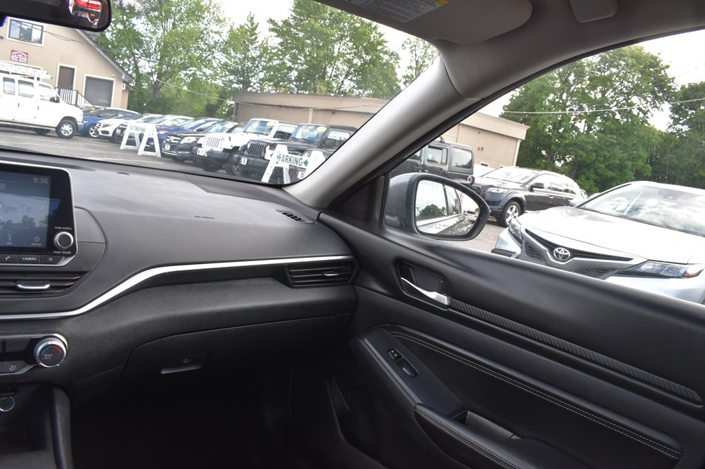 2020 Nissan Altima Image 20