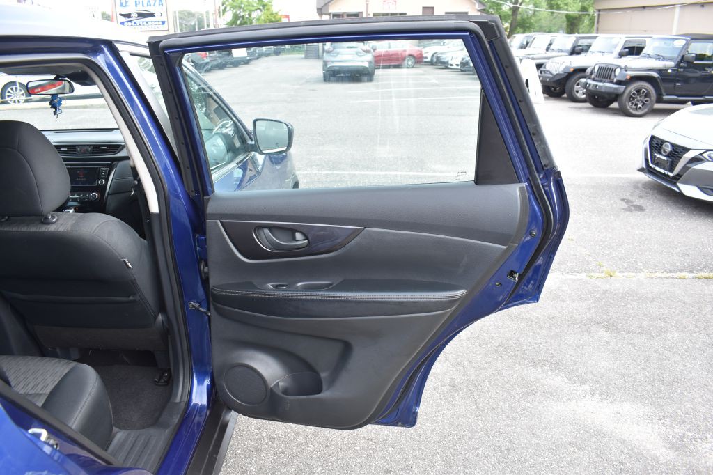 2019 Nissan Rogue Image 11