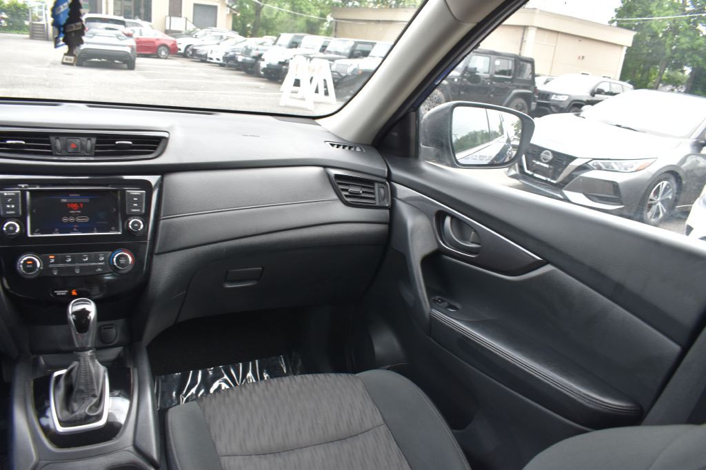 2019 Nissan Rogue Image 19
