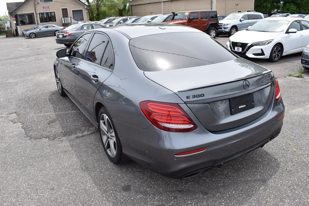 2017 Mercedes-Benz E-Class Image 6