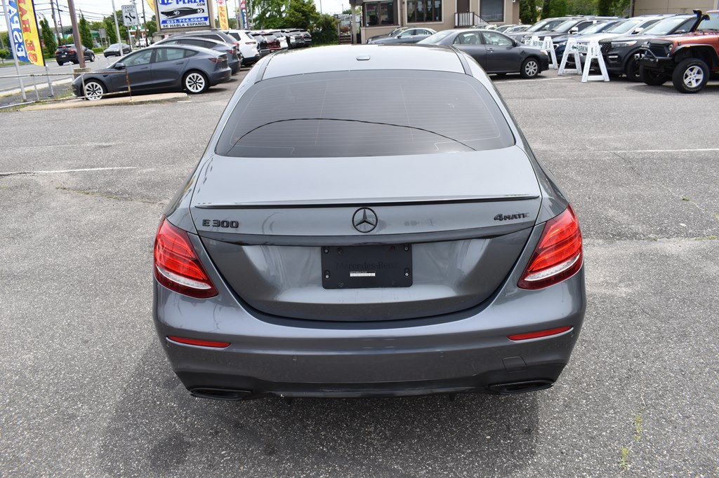 2017 Mercedes-Benz E-Class Image 7