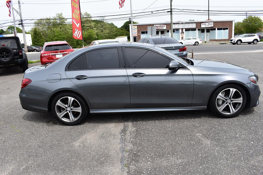 2017 Mercedes-Benz E-Class Image 9
