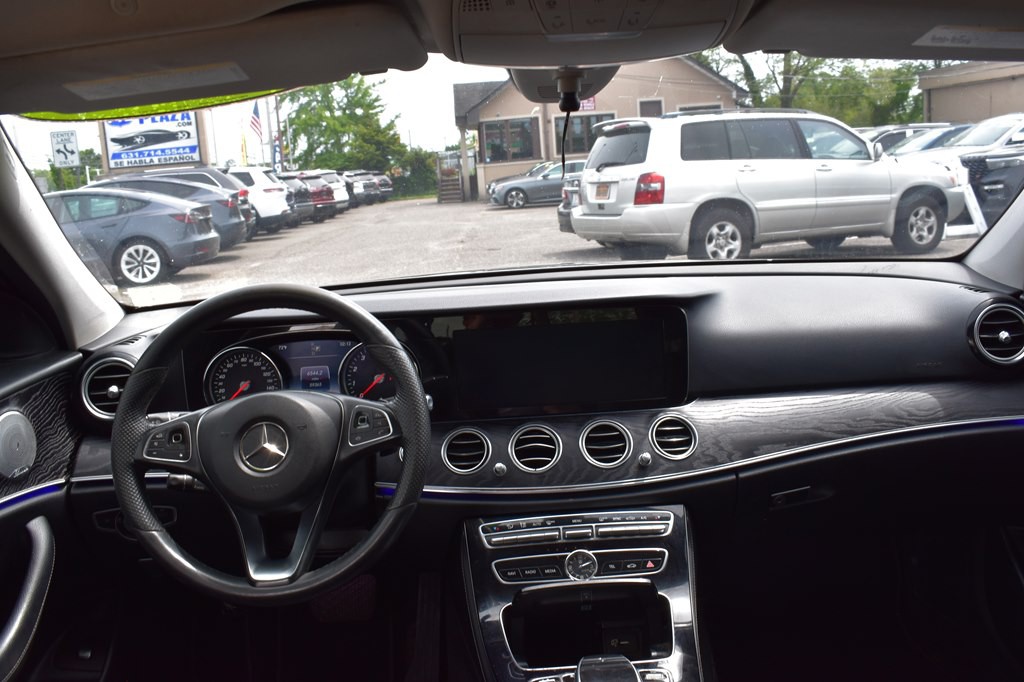 2017 Mercedes-Benz E-Class Image 23