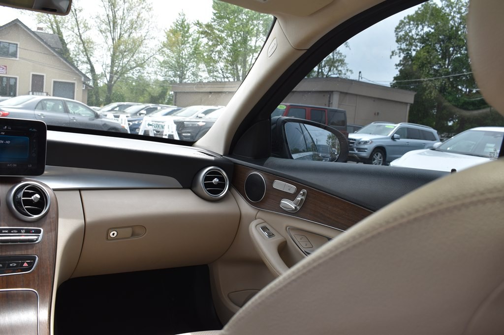 2020 Mercedes-Benz C-Class Image 22