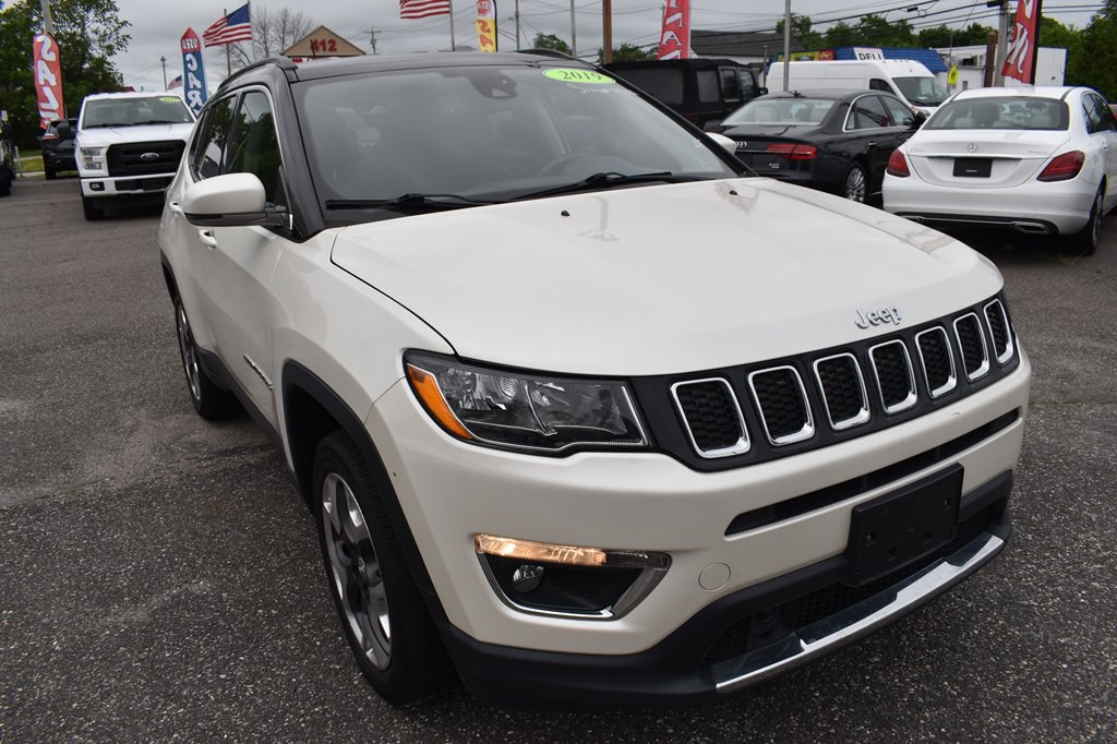2019 Jeep Compass Image 1