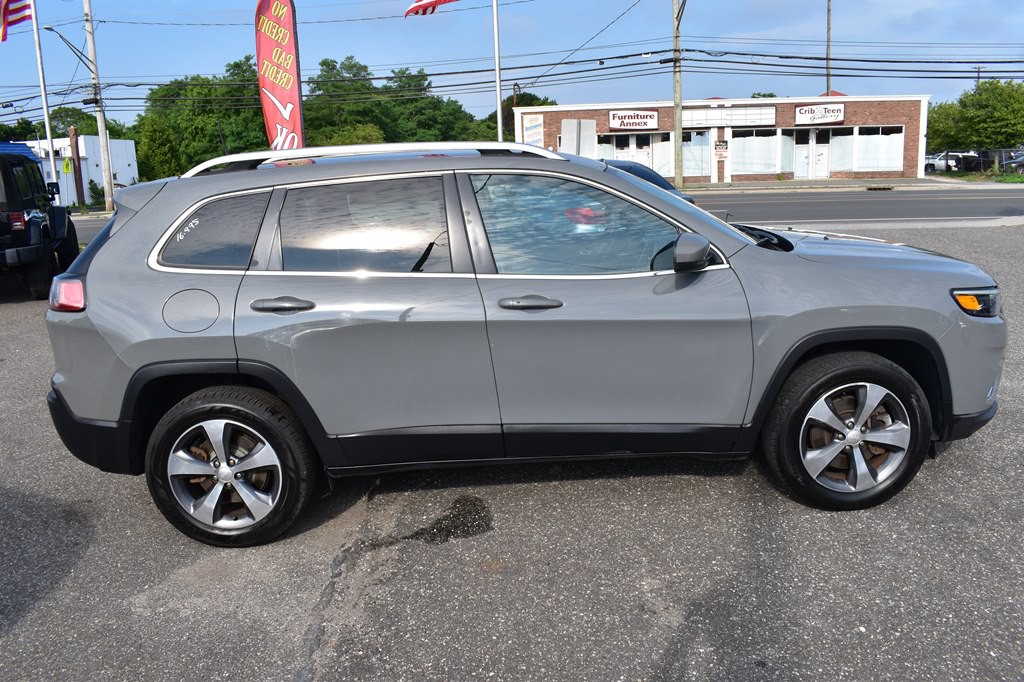 2019 Jeep Cherokee Image 9