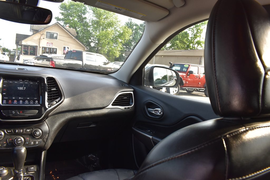 2019 Jeep Cherokee Image 24