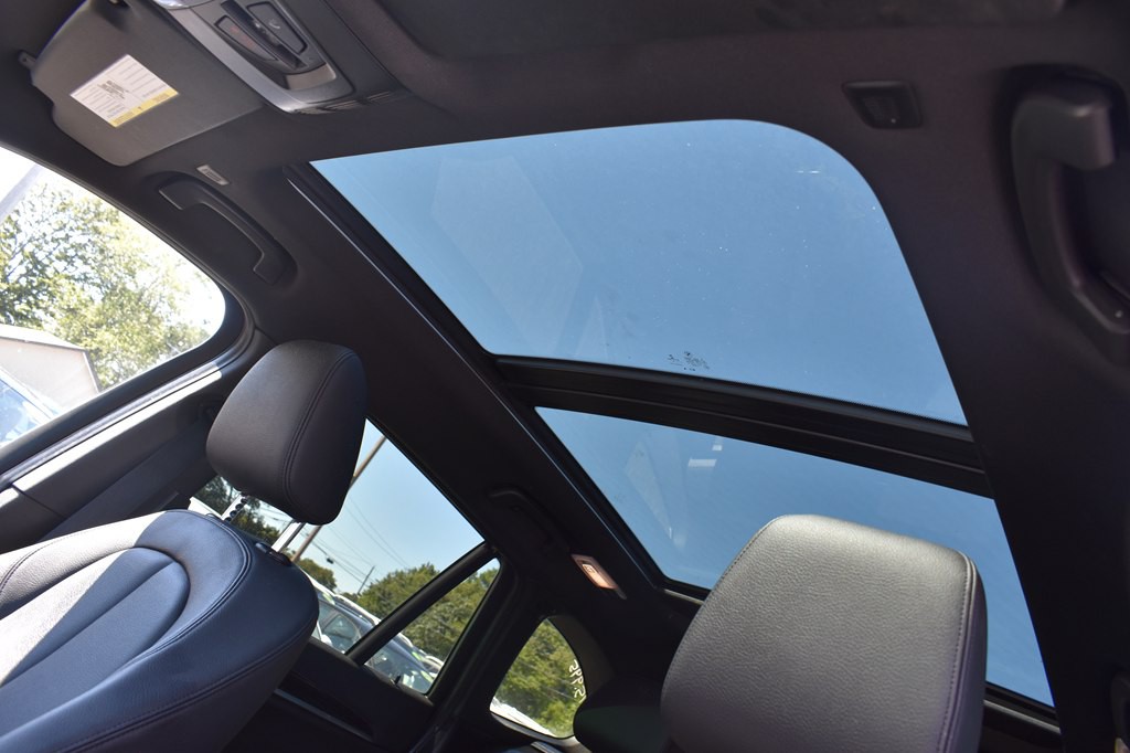 2016 BMW X1 Image 12