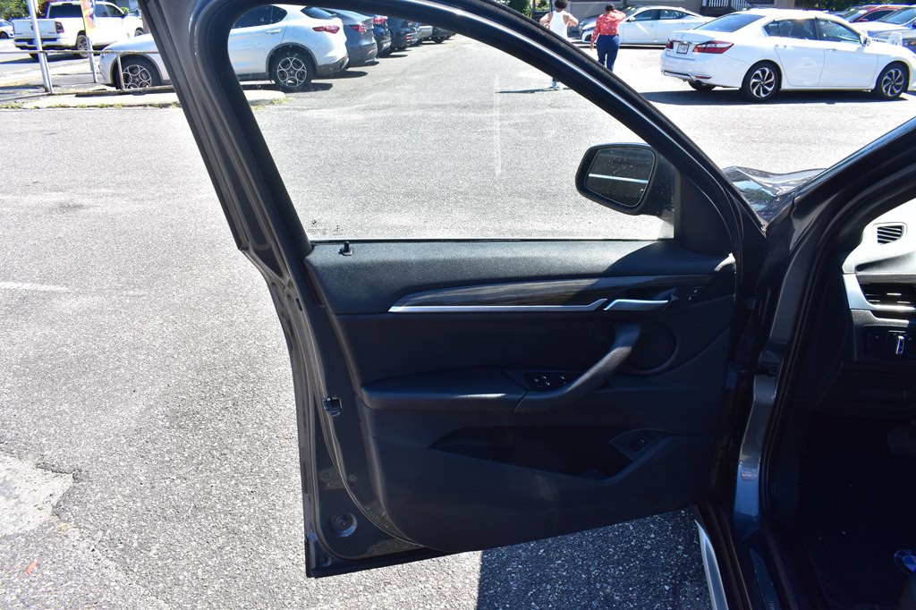 2016 BMW X1 Image 24