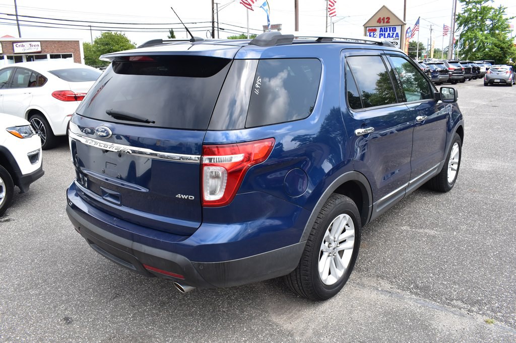 2012 Ford Explorer Image 8