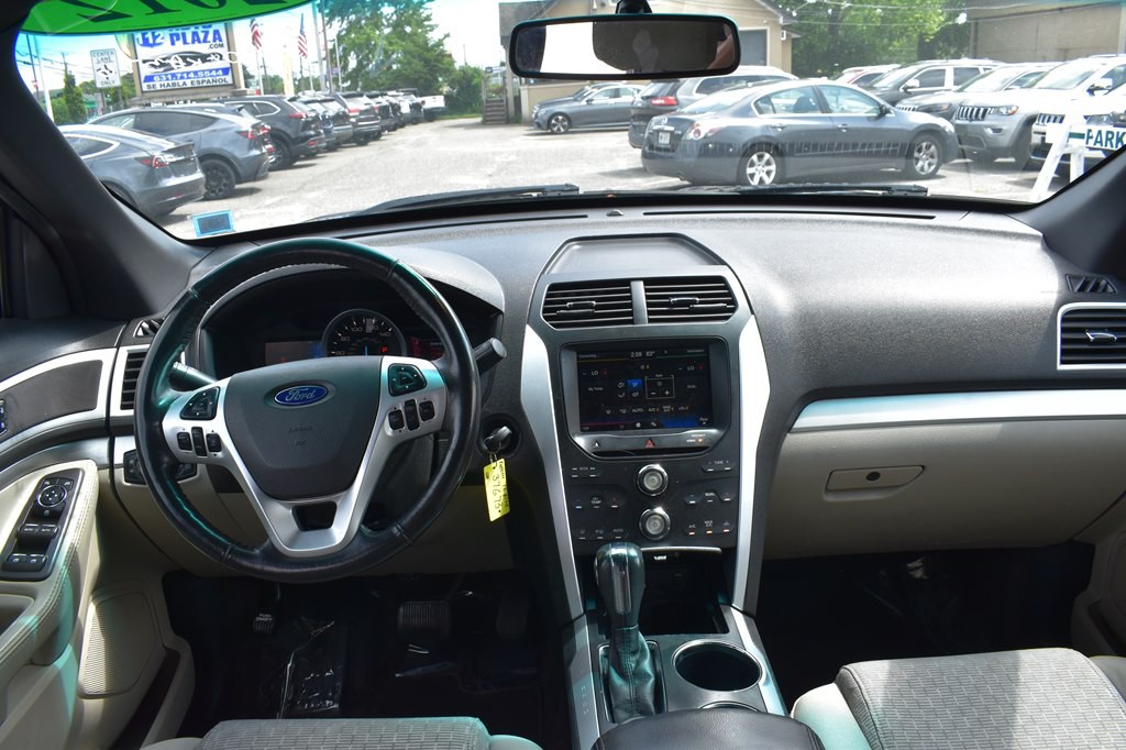 2012 Ford Explorer Image 22