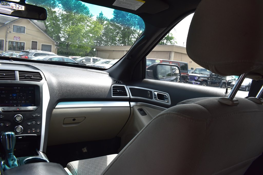 2012 Ford Explorer Image 23