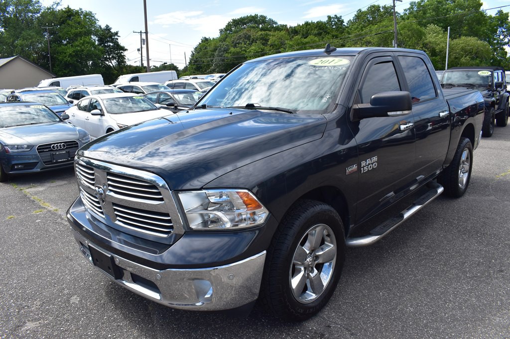 2017 RAM 1500 Image 4