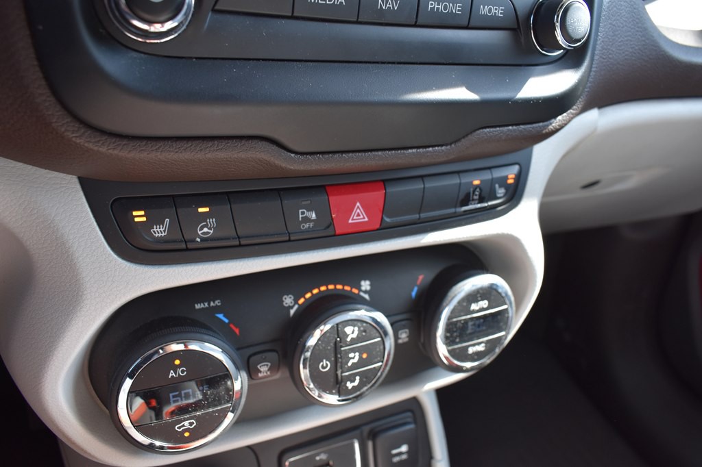 2016 Jeep Renegade Image 15