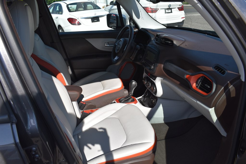 2016 Jeep Renegade Image 24