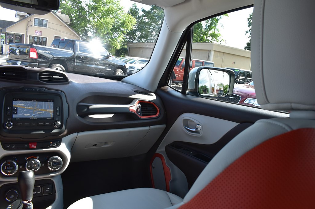 2016 Jeep Renegade Image 27