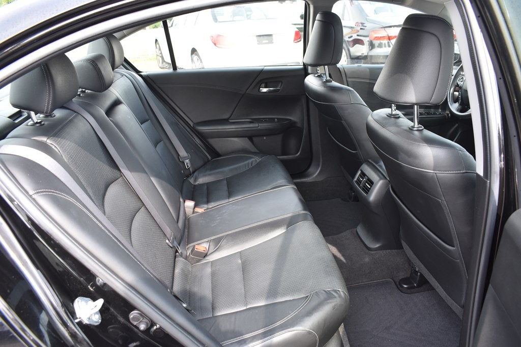 2017 Honda Accord Image 21