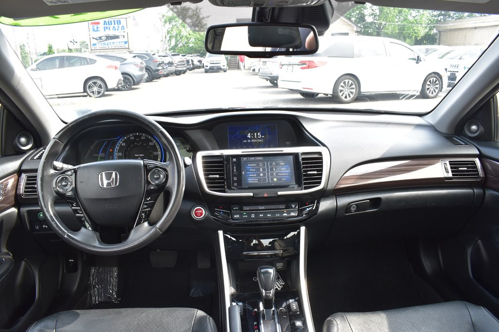 2017 Honda Accord Image 24