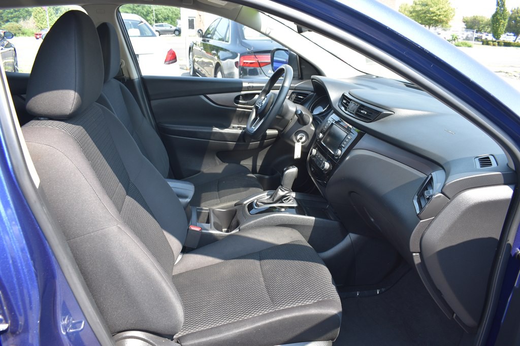 2020 Nissan Rogue Image 17