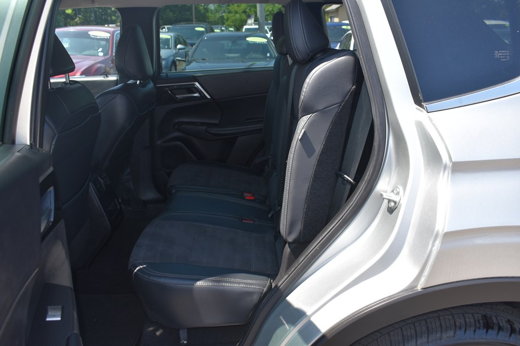 2023 Mitsubishi Outlander Image 5