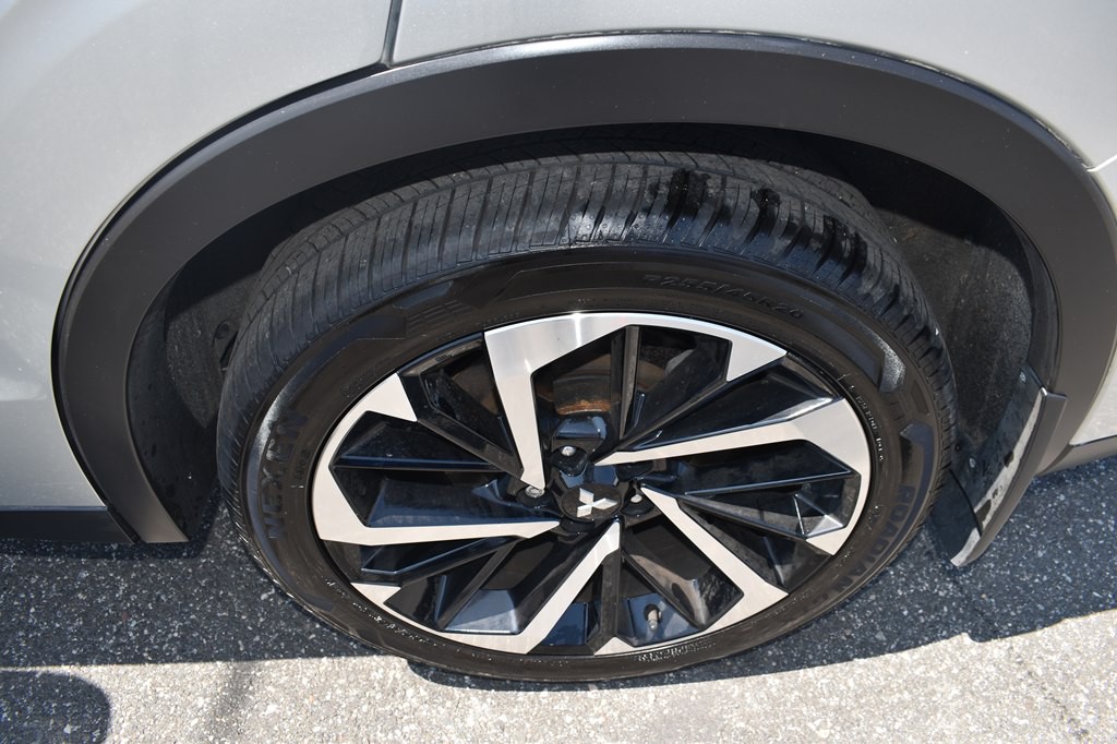 2023 Mitsubishi Outlander Image 15