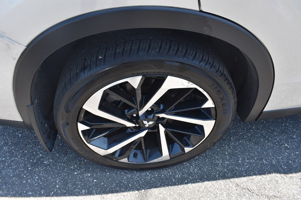2023 Mitsubishi Outlander Image 16