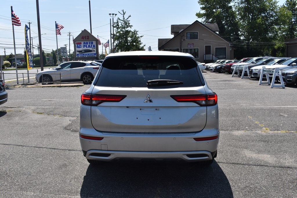 2023 Mitsubishi Outlander Image 22