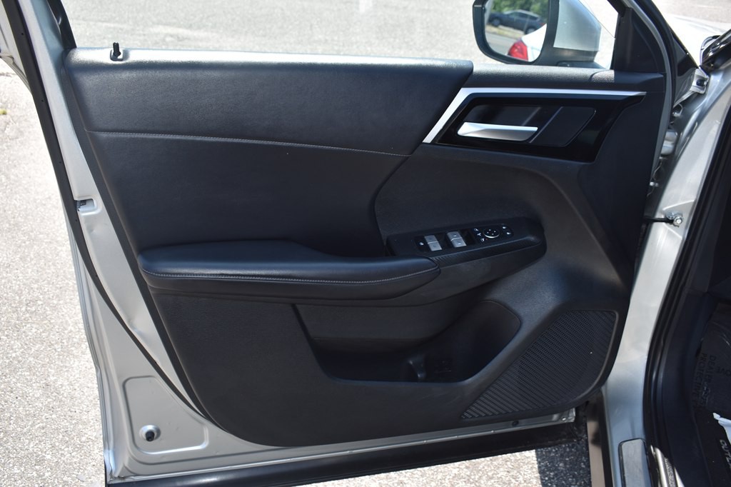 2023 Mitsubishi Outlander Image 23