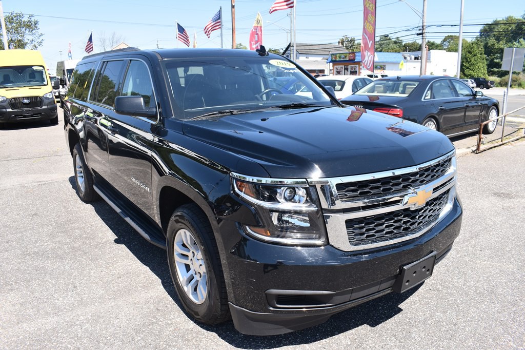 2019 Chevrolet Suburban Image 1