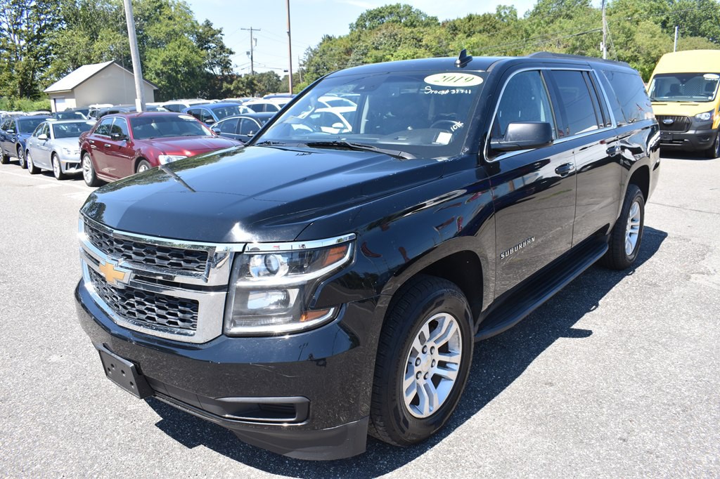 2019 Chevrolet Suburban Image 4