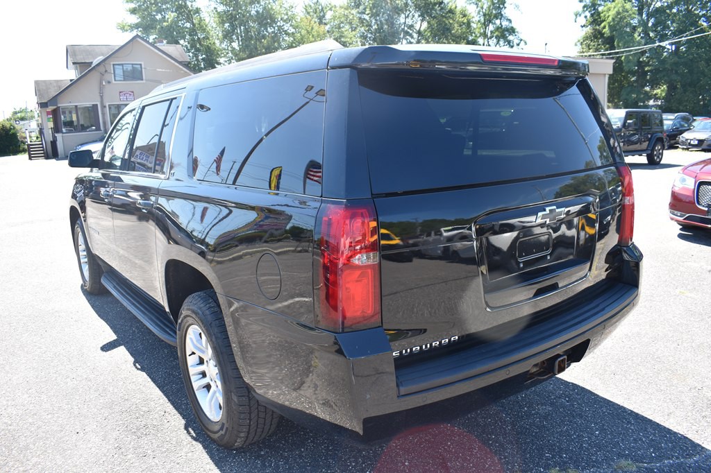 2019 Chevrolet Suburban Image 6