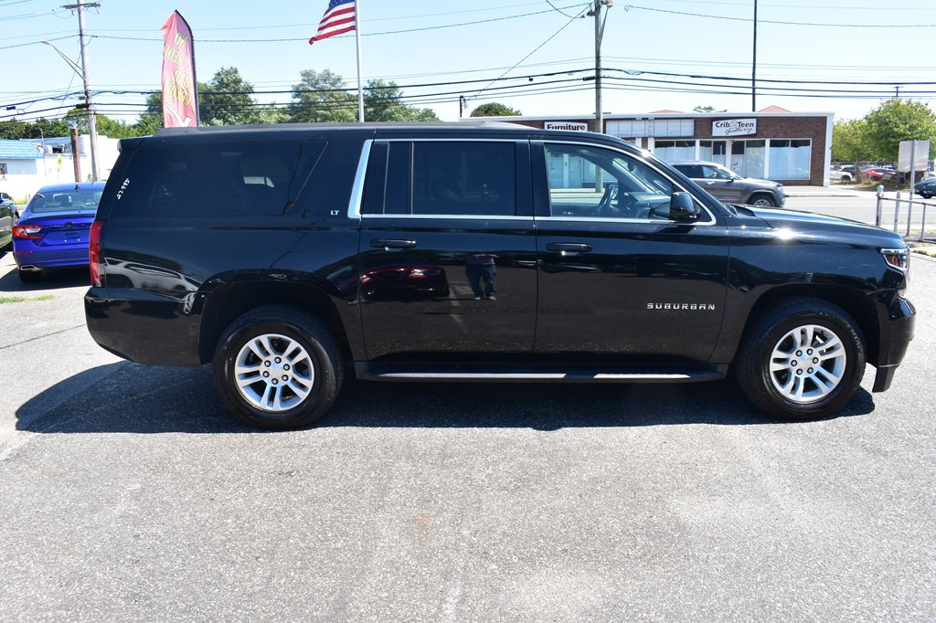 2019 Chevrolet Suburban Image 9