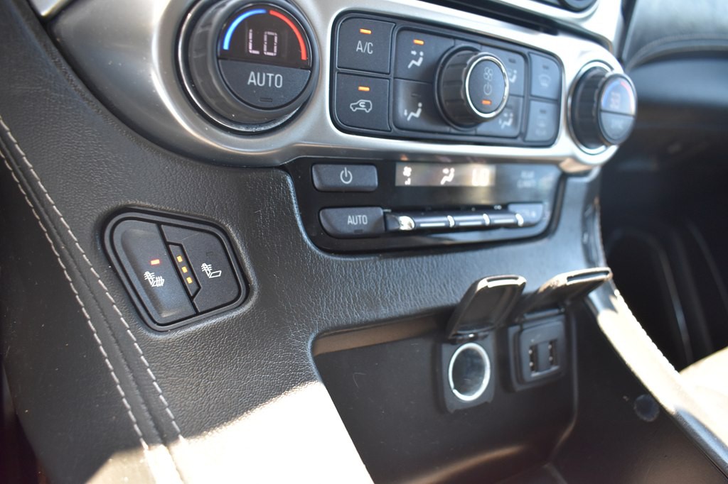 2019 Chevrolet Suburban Image 14
