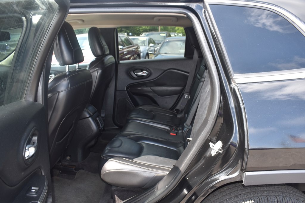 2017 Jeep Cherokee Image 24