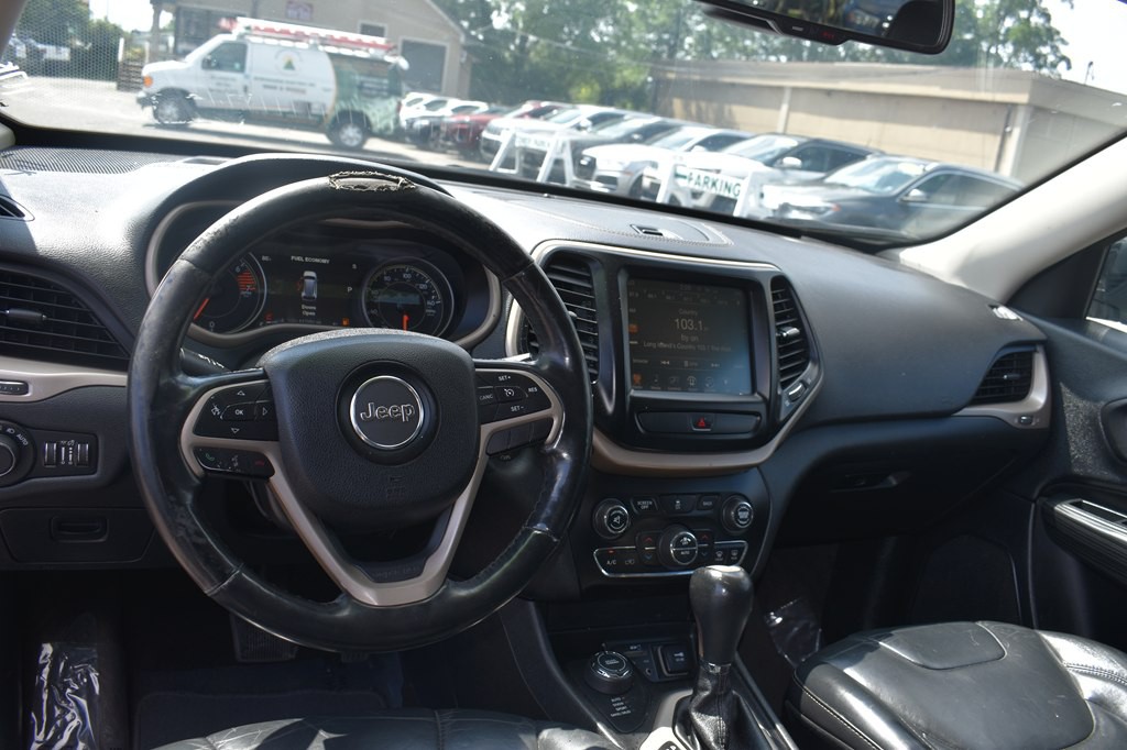 2017 Jeep Cherokee Image 25