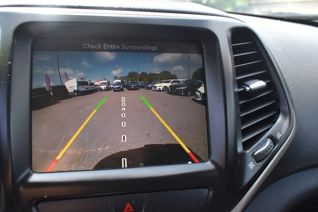 2017 Jeep Cherokee Image 28