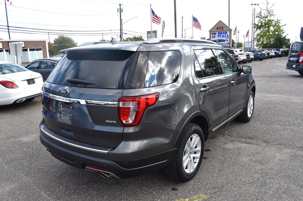 2018 Ford Explorer Image 8