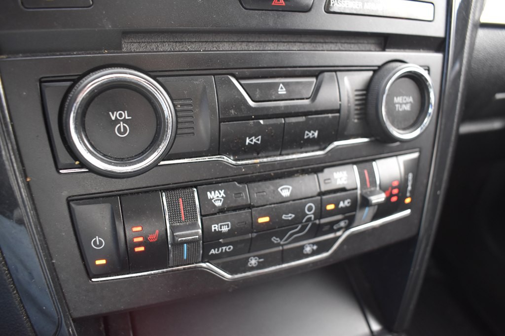 2018 Ford Explorer Image 16