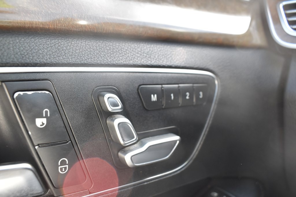 2015 Mercedes-Benz E-Class Image 12