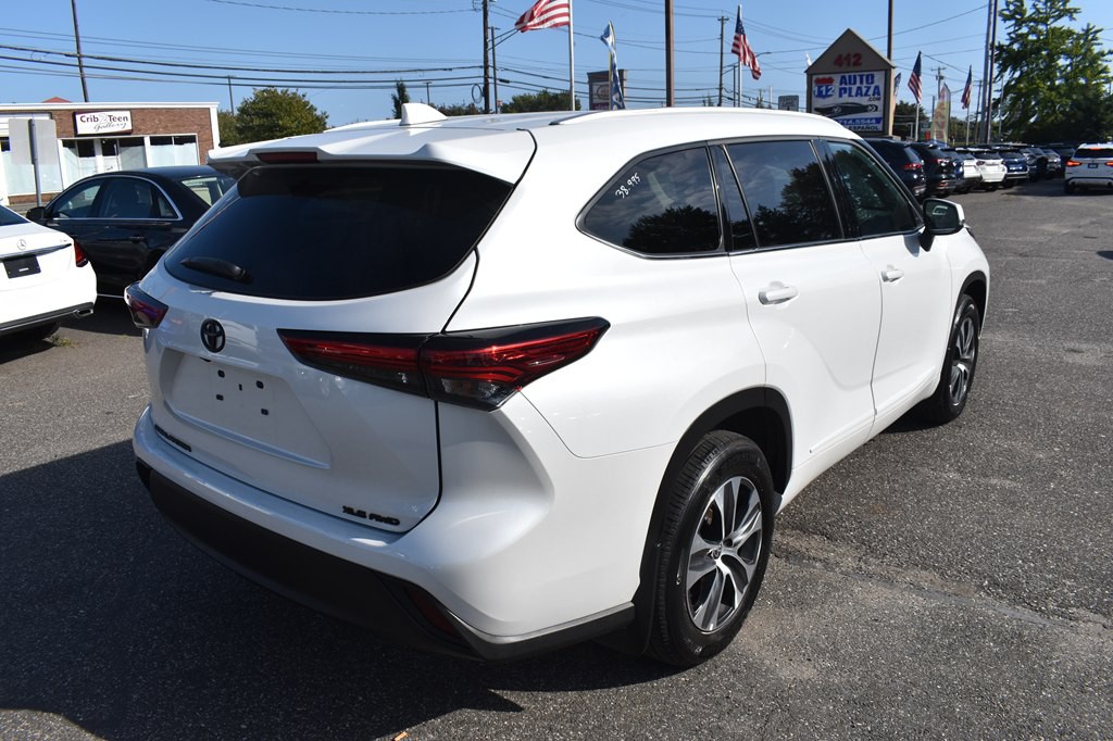 2022 Toyota Highlander Image 8