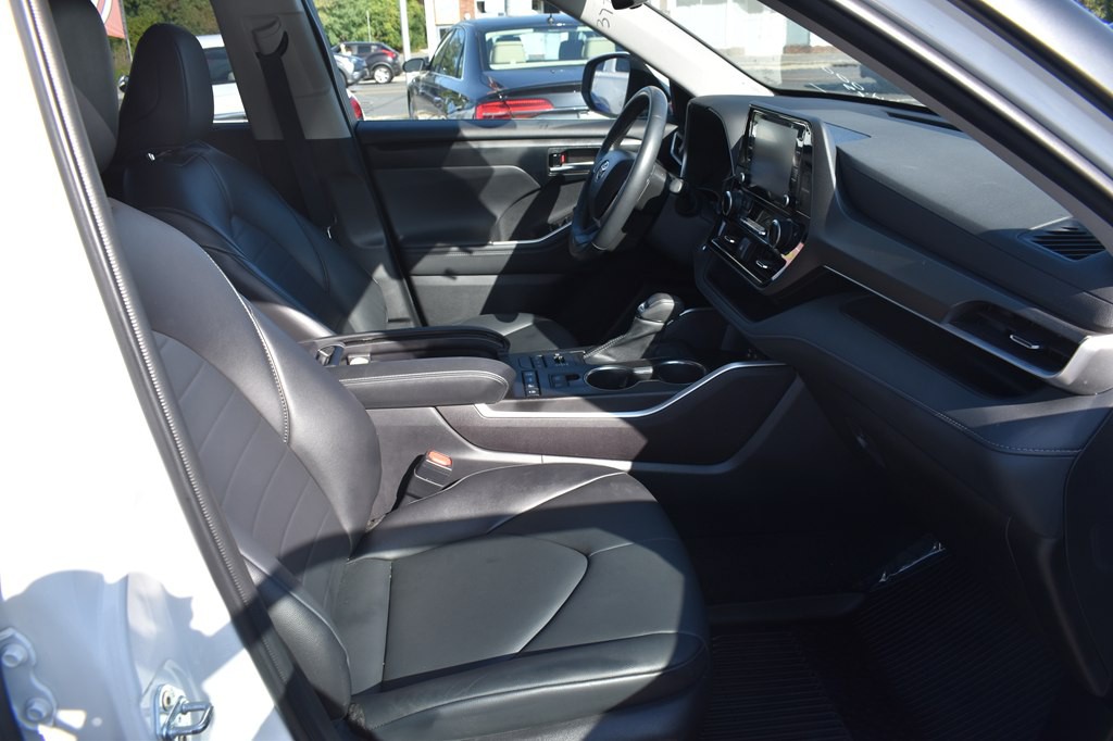 2022 Toyota Highlander Image 24
