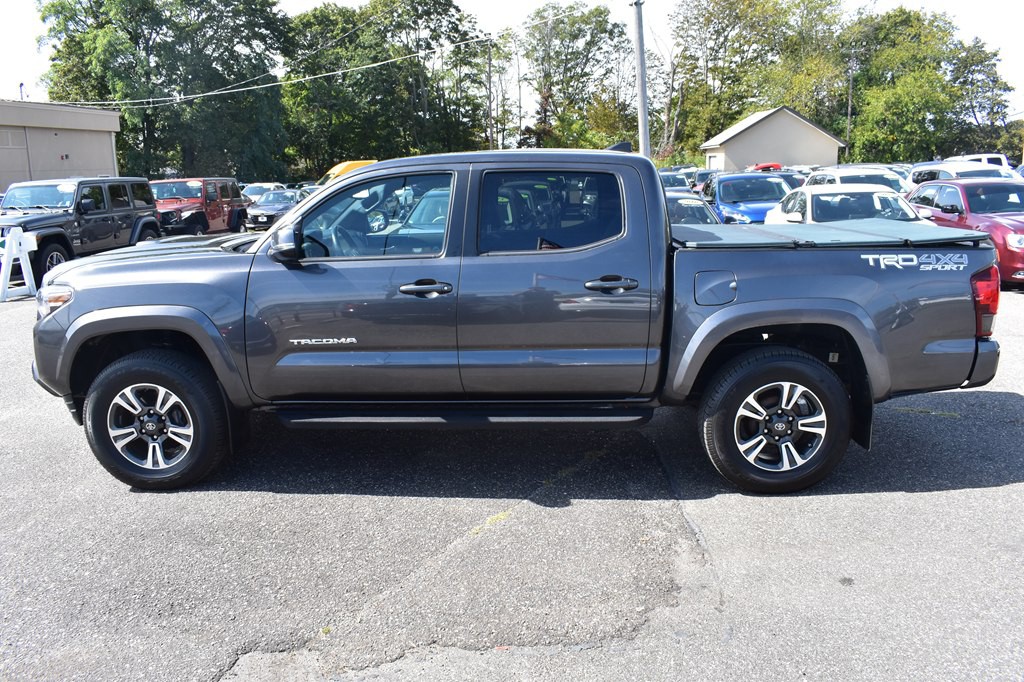 2018 Toyota Tacoma Image 5